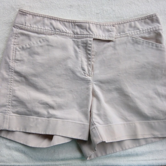 Ann Taylor Pants - Ann Taylor Womans Signature Beige Shorts Size 6